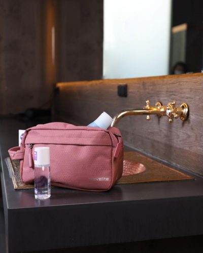 Kozmetikai táska TRAVELITE Kick Off piros