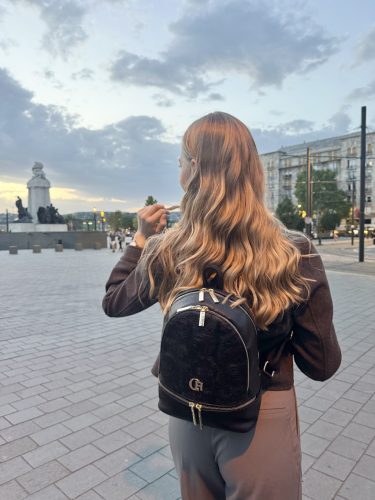 Chiara rostbőr hátizsák I 5000 fekete virág mintásos