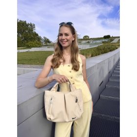 Karen 9512 bézs virág mintás rostbőr táska