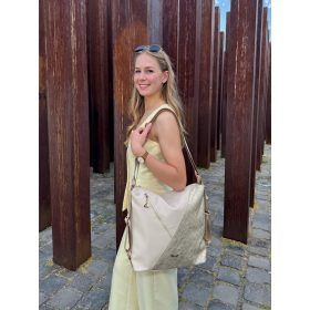 Karen D 670 bézs arany rostbőr táska