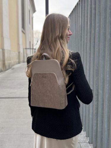 Karen N 236 bis fekete virágos rostbőr női nagy hátizsák