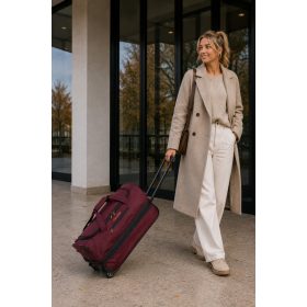   Travelite 96275-70 Basics S bordó 55 cm gurulós utazótáska 