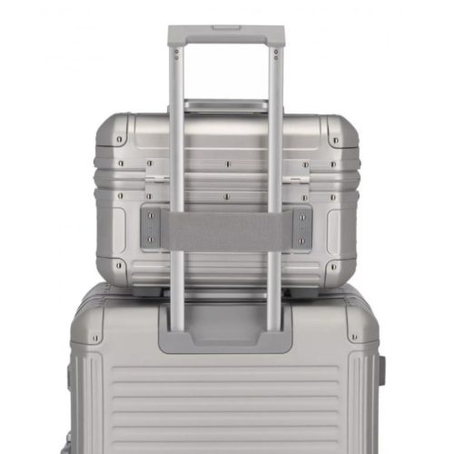 Travelite Next silver kézipoggyász méretű prémium alumínium kozmetikai táska 