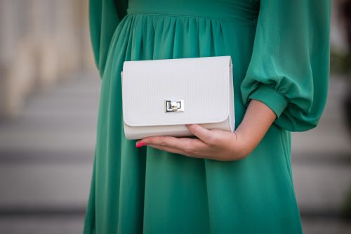 karen-Zuza-D-384-bezs-virag-taska