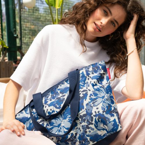 Reisenthel ZS4116 shopper M flora blue női válltáska