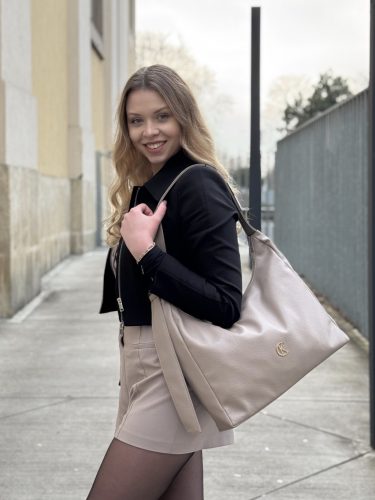 Karen 1701 fekete rostbőr női táska