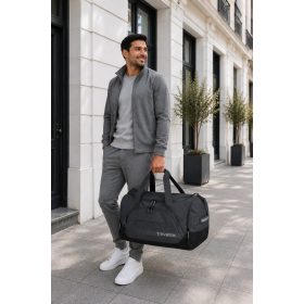   Travelite 6914-01 Kick Off M fekete közepes méretű utazótáska 
