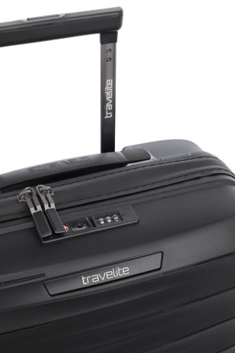 Travelite MOOBY M fekete bővíthető közepes méretű bőrönd