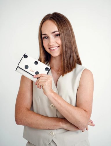 Vuch Claire Creme fehér pöttyös pénztárca patentos füllel