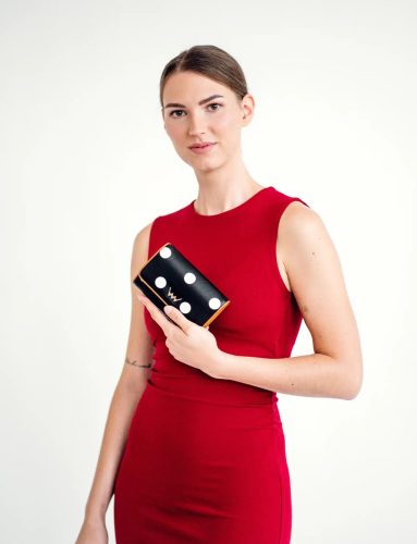 Vuch Claire fekete pöttyös pénztárca patentos füllel