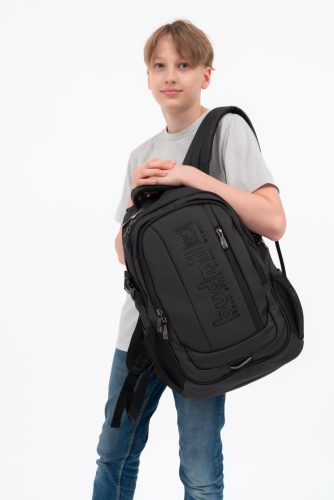Budmil fekete iskolatáska 10110221/S17