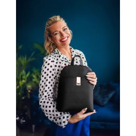 Vuch Filipa fekete cipzáras városi hátizsák