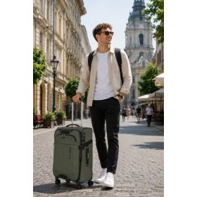   Travelite Briize M khaki bővíthető közepes méretű bőrönd