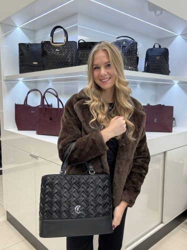 Karen rostbőr táska 1729 fekete fonott