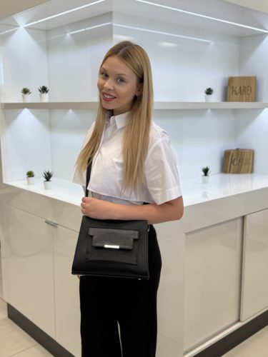 Chiara I 5064 fekete virág rostbőr női táska
