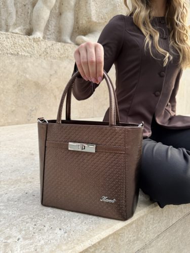 Karen 1736 fekete rostbőr női táska