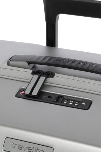 Travelite Millennium 4w M Silver bővíthető közepes méretű bőrönd