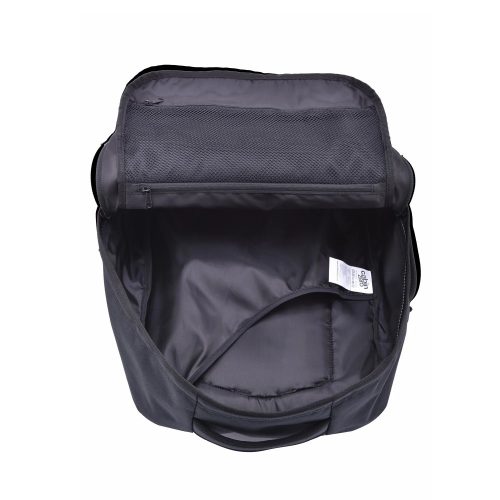 Cabinzero Military 44L fekete kabin méretű utazótáska/hátizsák